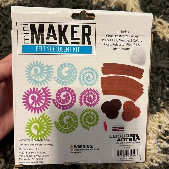 NIB Mini Maker Felt Succulent Kit - Picture 2 of 3